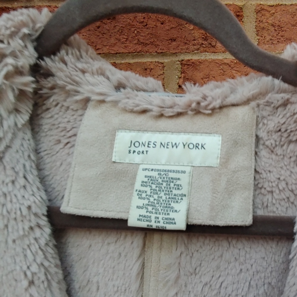 Jones New York . Luxurious Hooded Coat.  ❤ offers! - Picture 2 of 6